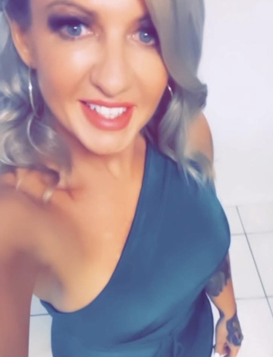 Herhangi bir büyük penis zorbası aşırı dolgun kalçalı anneme horoz resimleri gönderebilir mi, Kik'im aussiebetaboy5 2