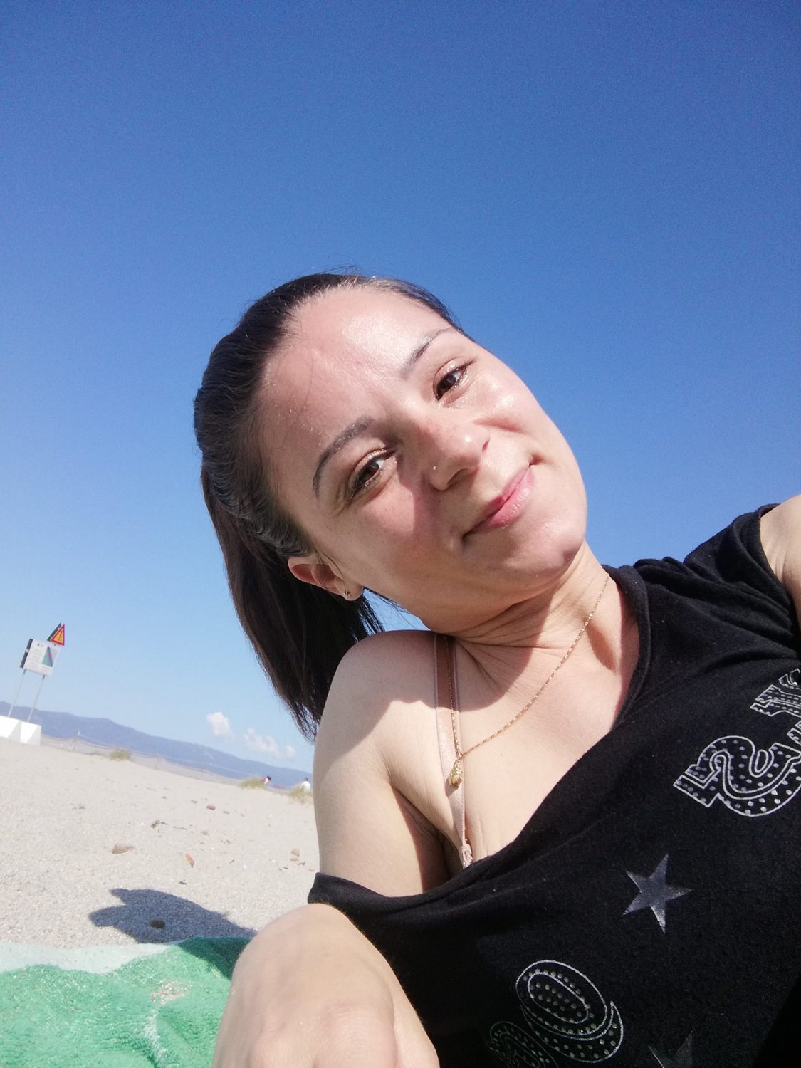 サルトリー・セルフィーズ・フロム・ホット・バレンティーナ 14