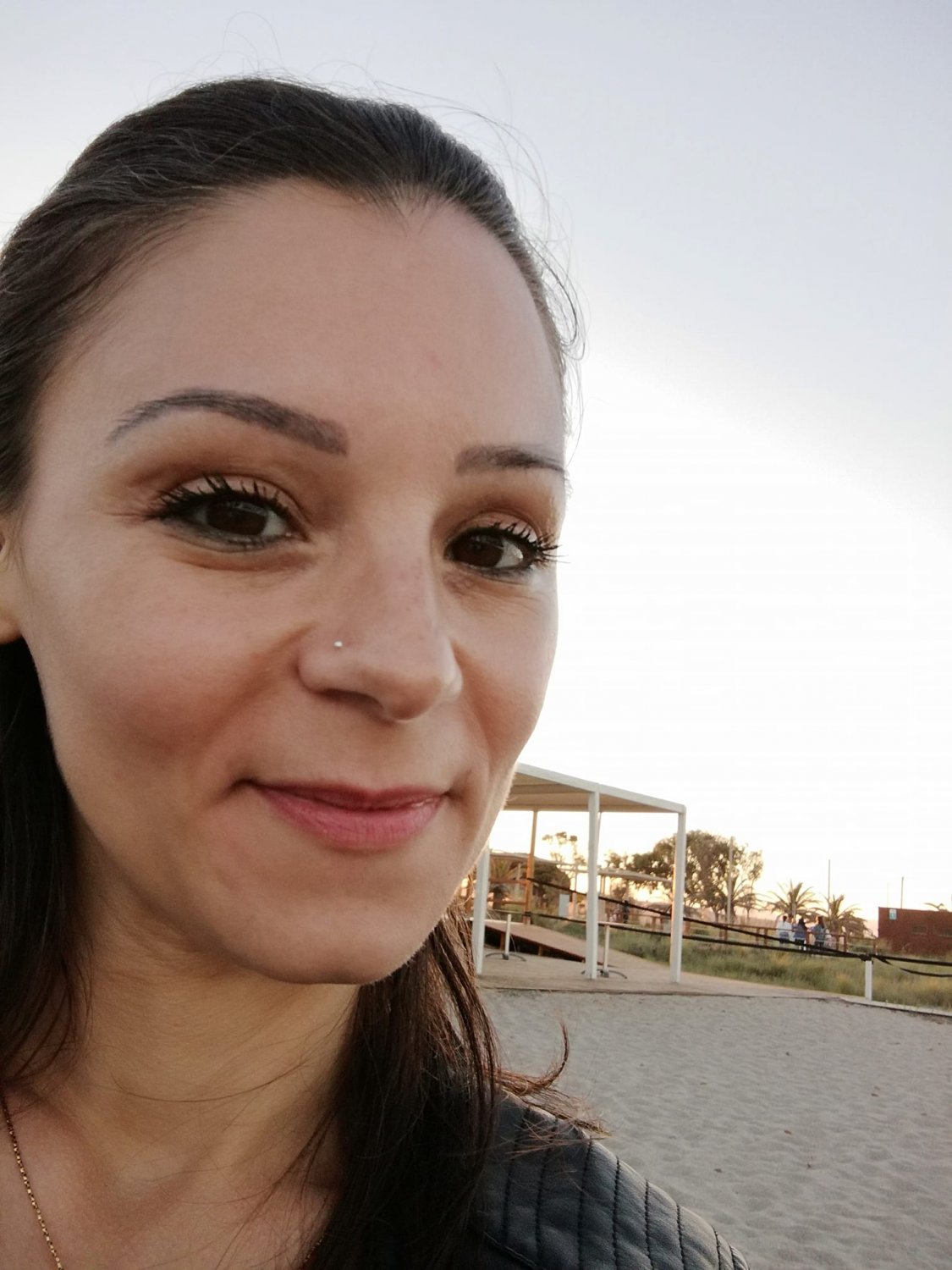 サルトリー・セルフィーズ・フロム・ホット・バレンティーナ 15