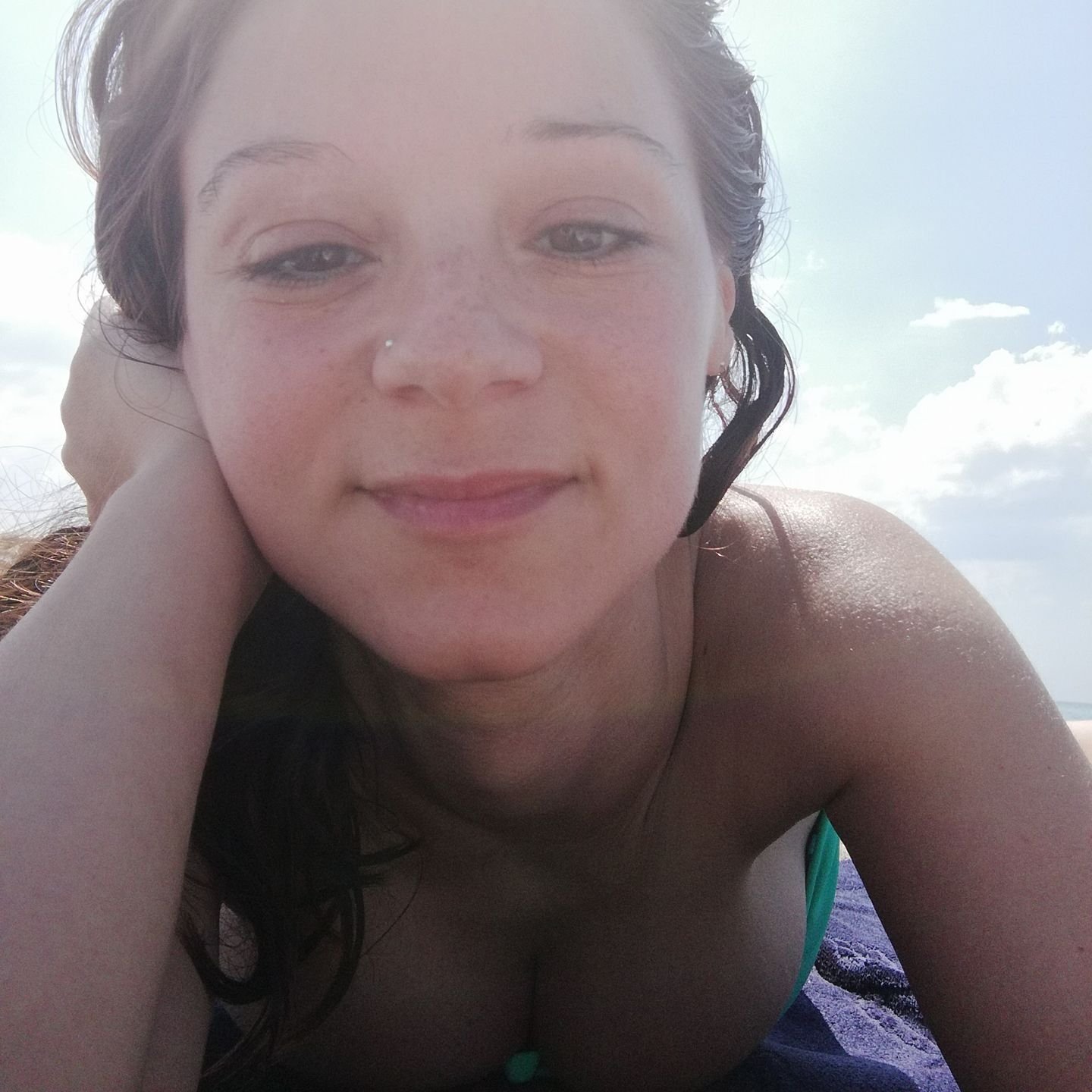 サルトリー・セルフィーズ・フロム・ホット・バレンティーナ 19