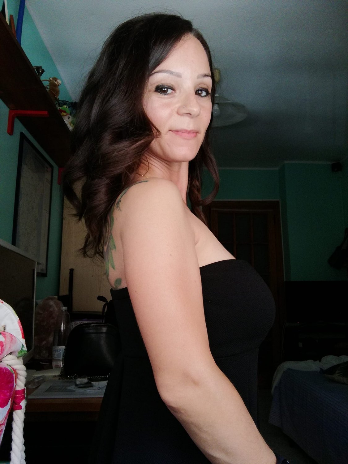 サルトリー・セルフィーズ・フロム・ホット・バレンティーナ 24