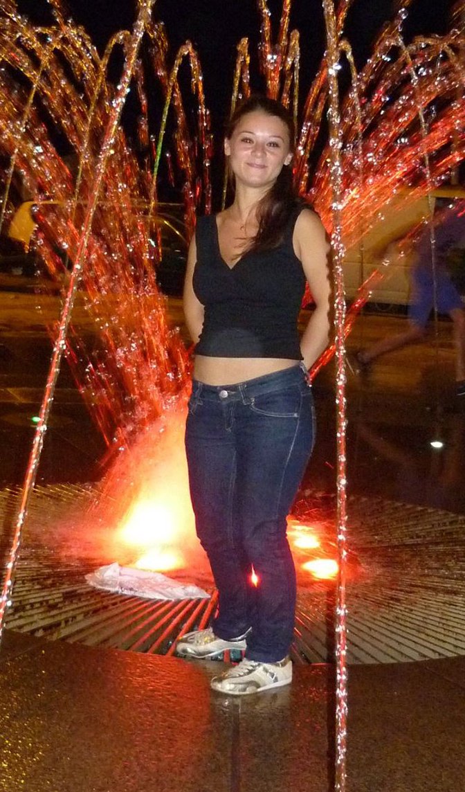 サルトリー・セルフィーズ・フロム・ホット・バレンティーナ 50