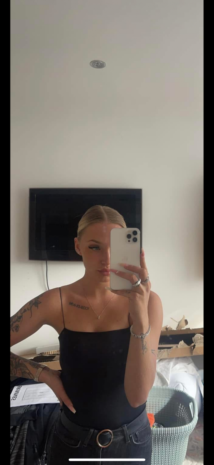Romy 24 Geteilt durch Crush, um uns ihr zu spielen 1