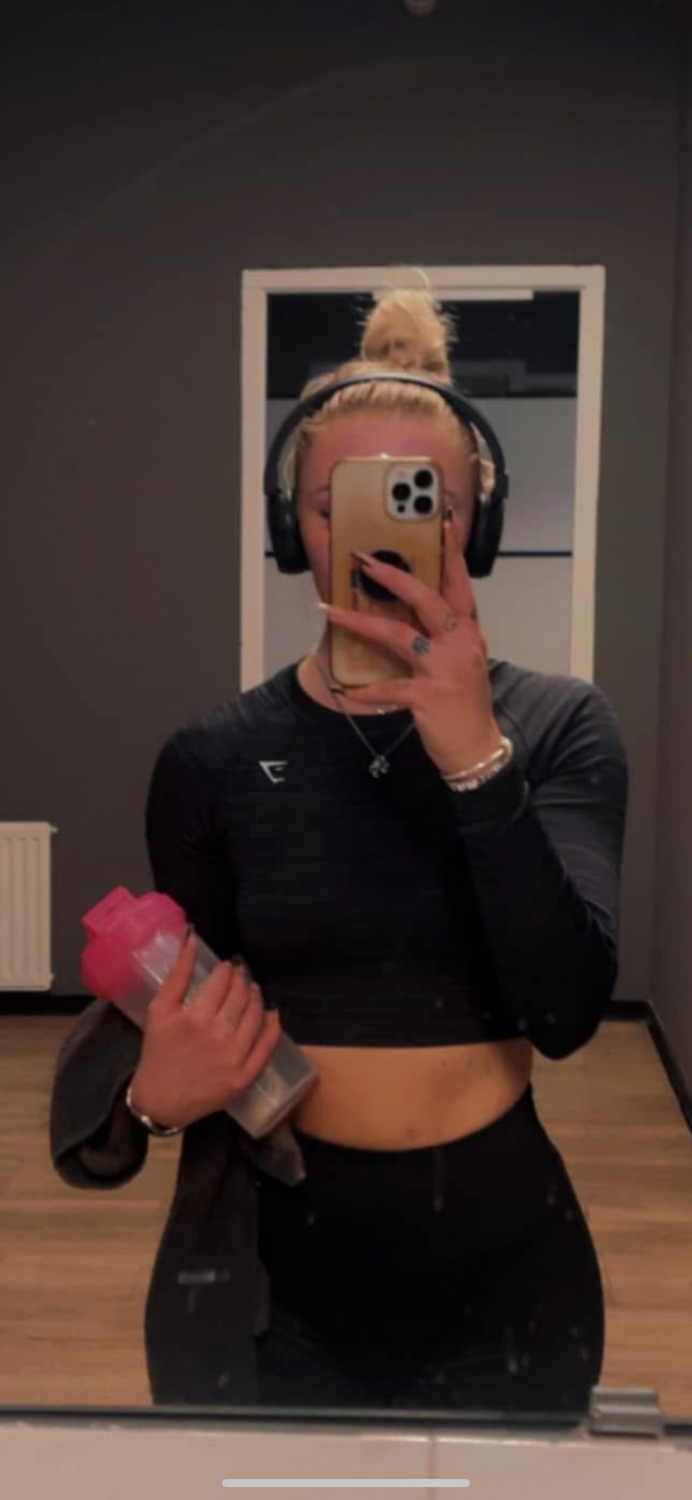 Romy 24 Geteilt durch Crush, um uns ihr zu spielen 2