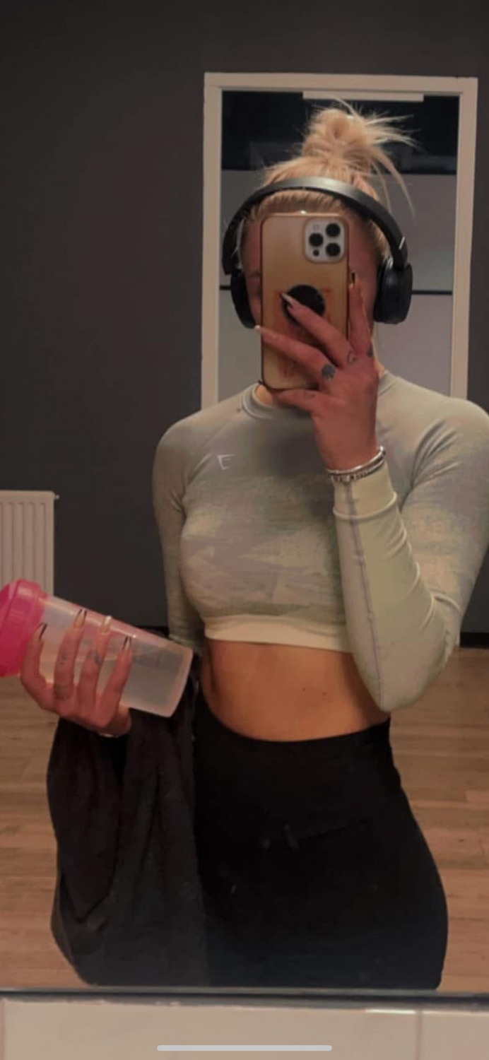 Romy 24 Geteilt durch Crush, um uns ihr zu spielen 3