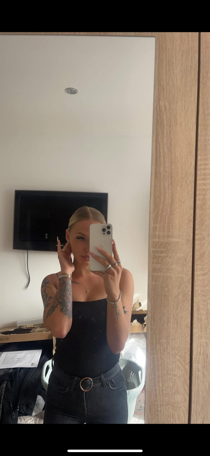 Romy 24 Geteilt durch Crush, um uns ihr zu spielen 4