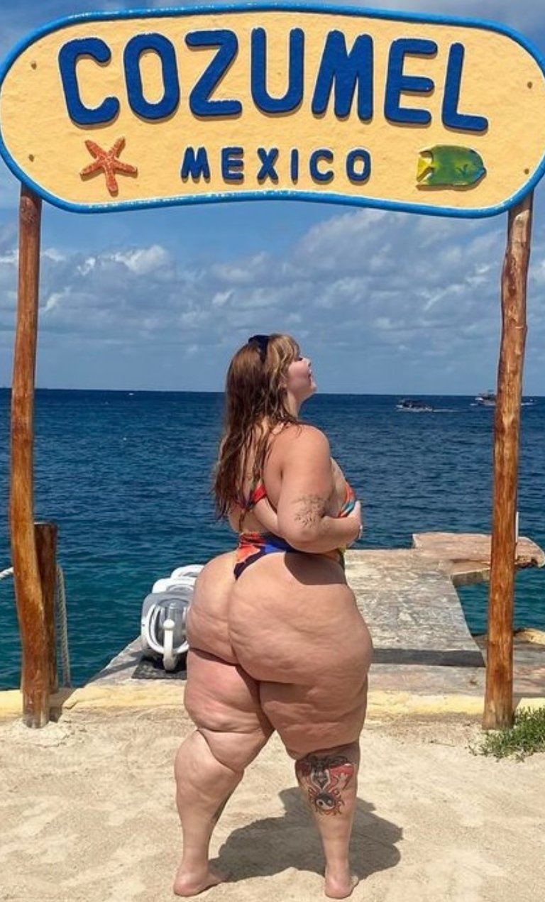 Balena bianca dal buco grande Bbw 24