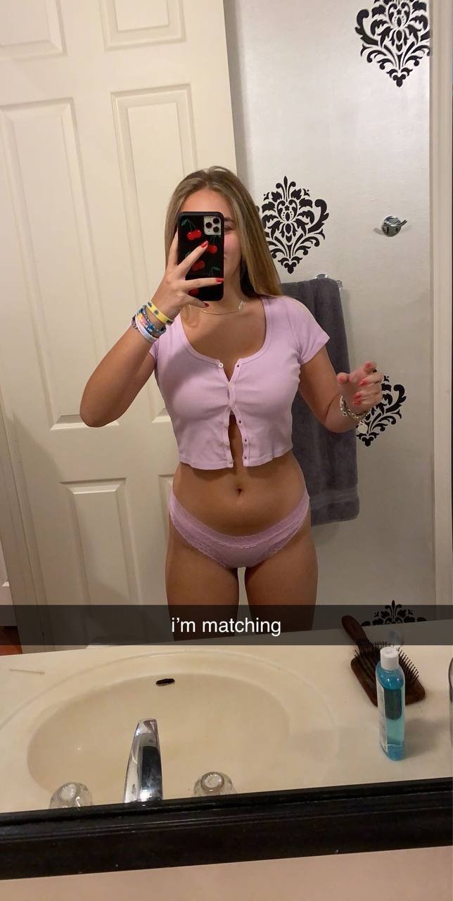 ゲッティング・ピンプド・アウト・バイ・ハー・ホーニー・ボーイフレンド・オン・セルフィー・カム 2