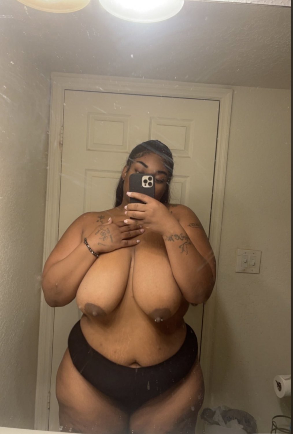 Rapariga negra gorda e grossa 4