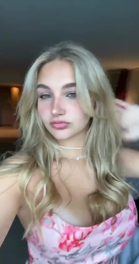 Okuldan bir arkadaşım bana çıplak fotoğraf gönderdi, üniversiteli kızın snapchat'i sızdırıldı 1