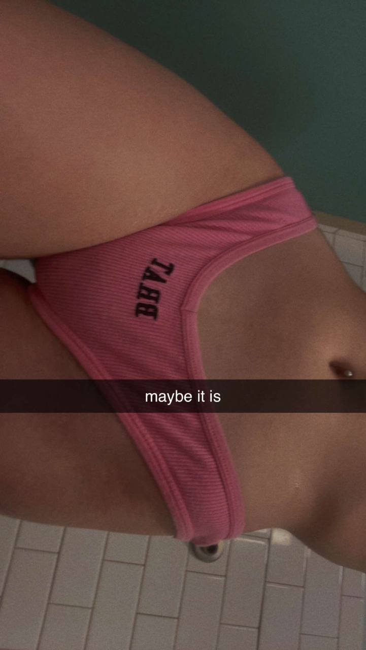 Sınıfı takip eden bir öğrenci daha sızdırıldı College damsels snapchat 2