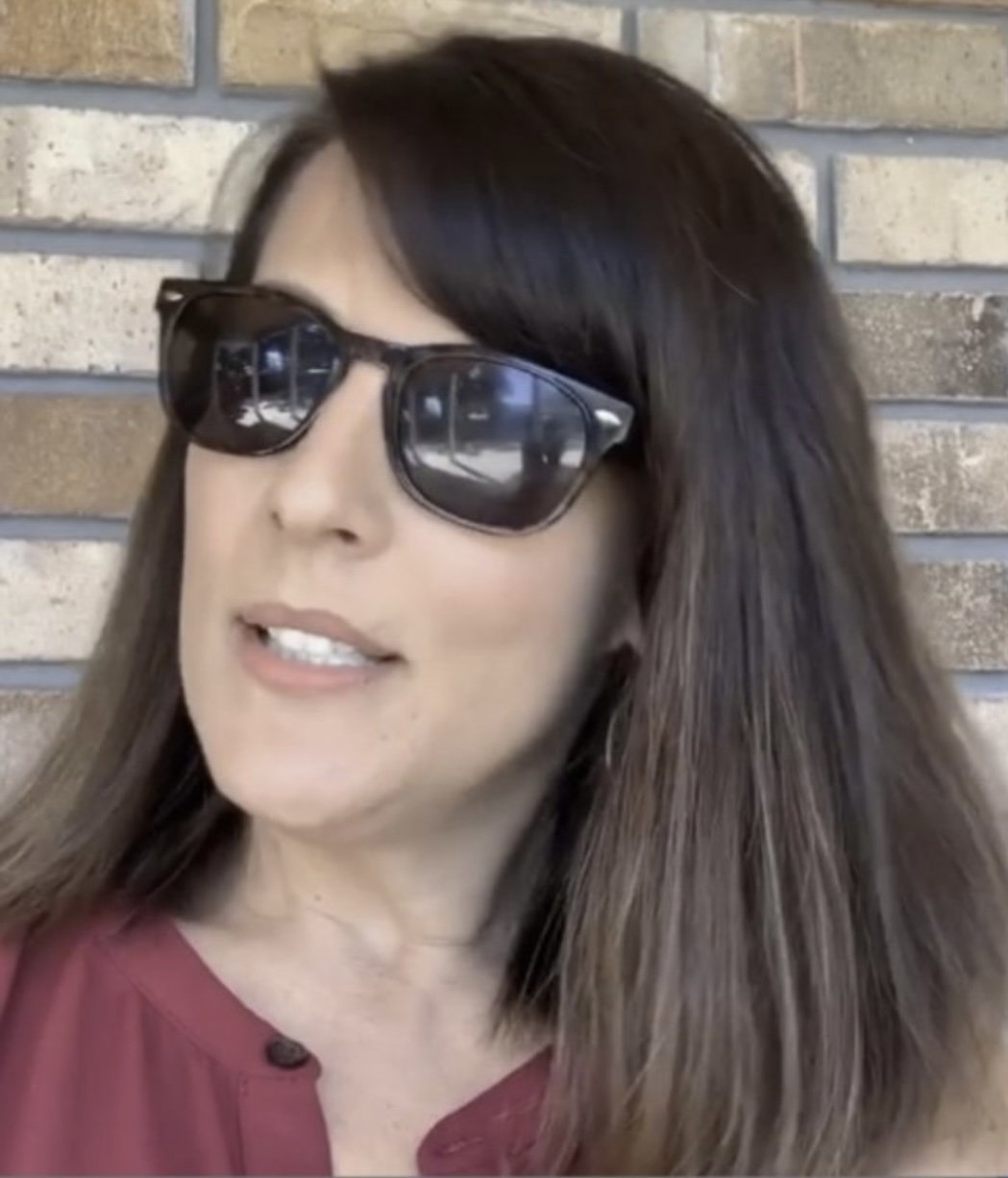 マチュア・ワイフ・エクスポージング・ハーセルフ・オン・カメラ・シークレット・モーメンツ 12