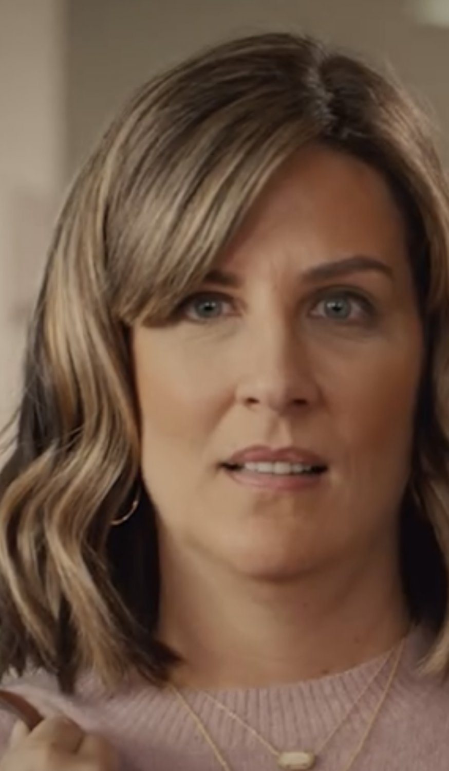 マチュア・ワイフ・エクスポージング・ハーセルフ・オン・カメラ・シークレット・モーメンツ 14