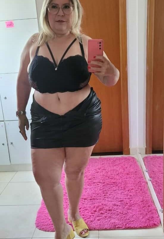 Clara Santos coroa peituda 2