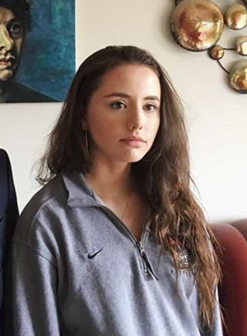 リリー・ノーティー・ベイブ・エクスポージング・ハー・タイト・アス・アンド・プッシー 4