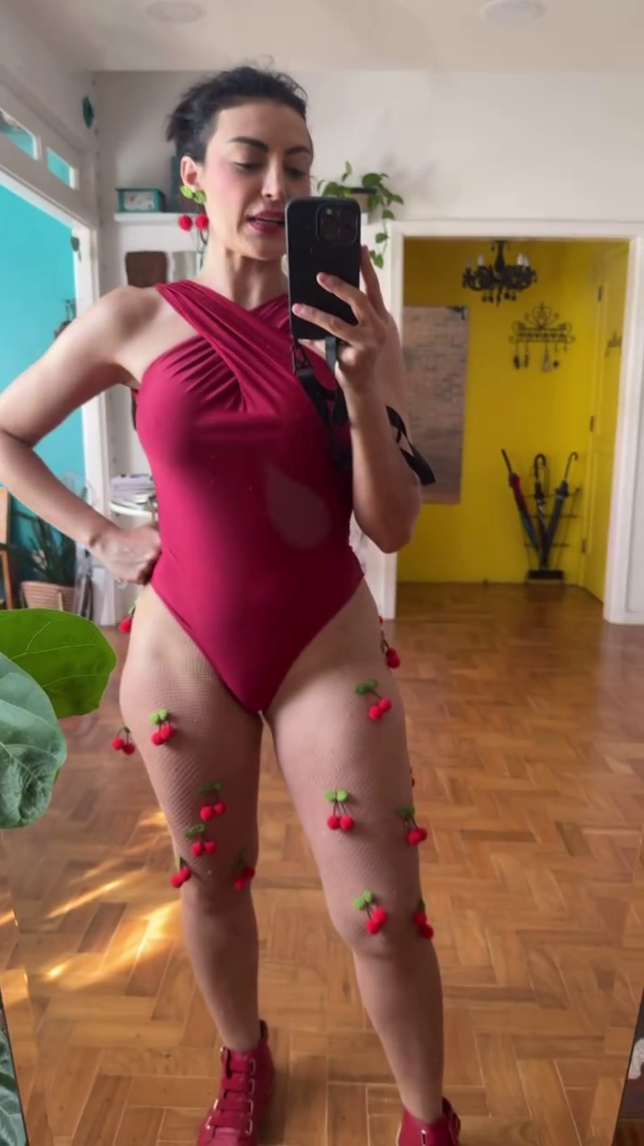 Aline Malafaia Flaunting Her Hot Body in a Spicy Tease 16