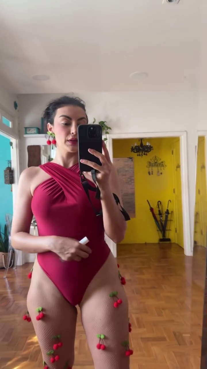 Aline Malafaia Flaunting Her Hot Body in a Spicy Tease 17