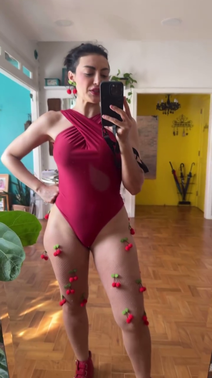 Aline Malafaia Flaunting Her Hot Body in a Spicy Tease 20