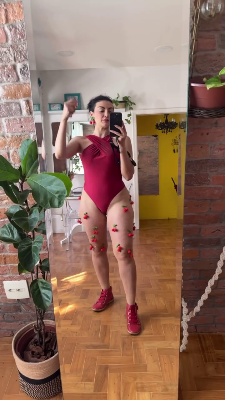 Aline Malafaia Flaunting Her Hot Body in a Spicy Tease 25