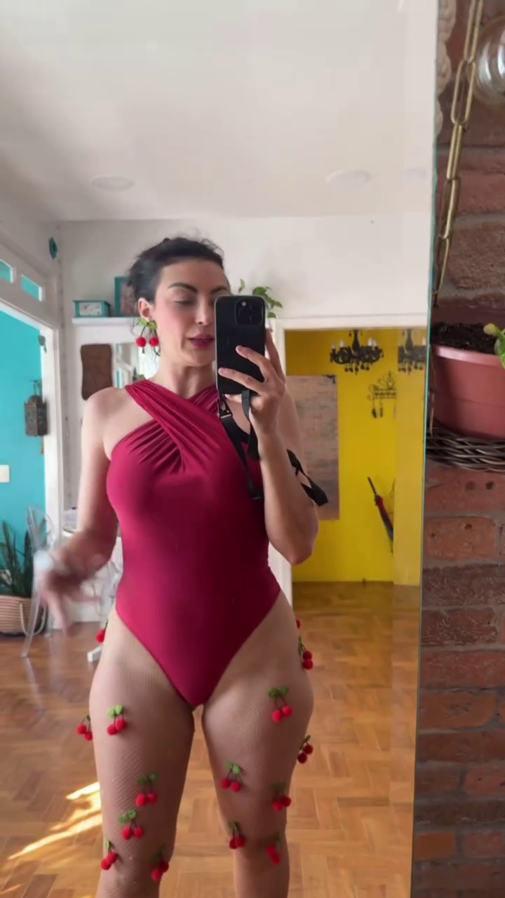 Aline Malafaia Flaunting Her Hot Body in a Spicy Tease 27