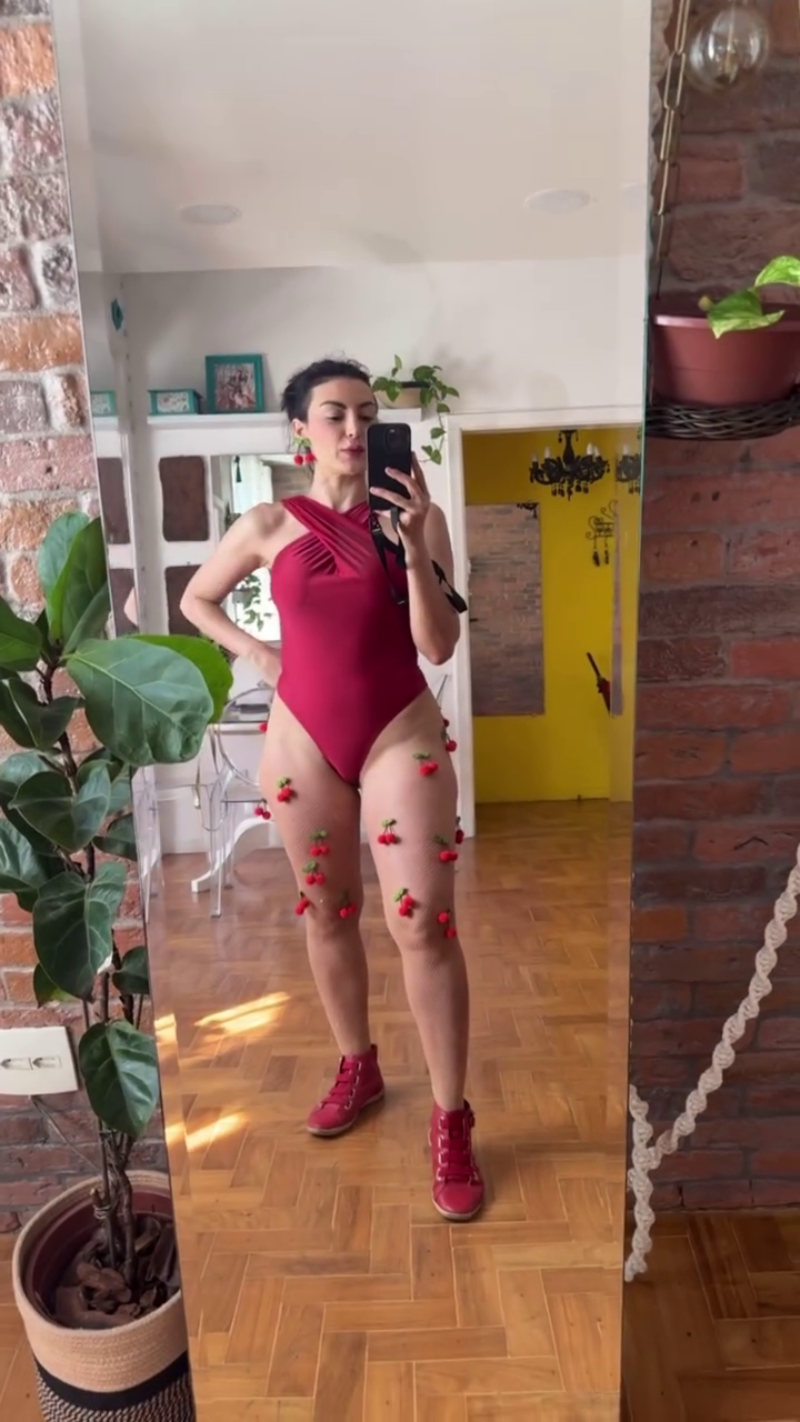 Aline Malafaia Flaunting Her Hot Body in a Spicy Tease 29