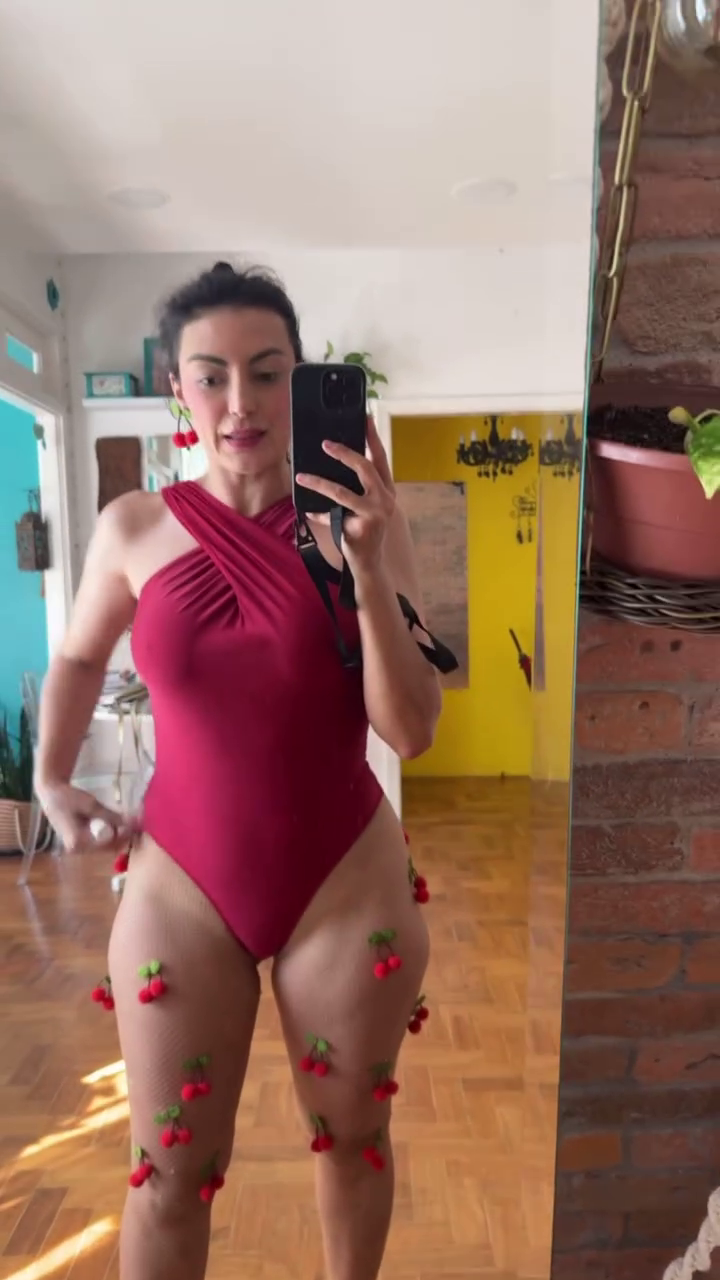 Aline Malafaia Flaunting Her Hot Body in a Spicy Tease 32