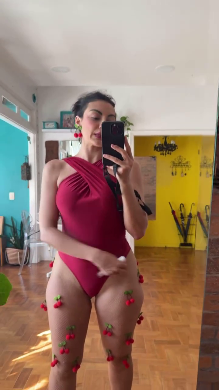 Aline Malafaia Flaunting Her Hot Body in a Spicy Tease 33