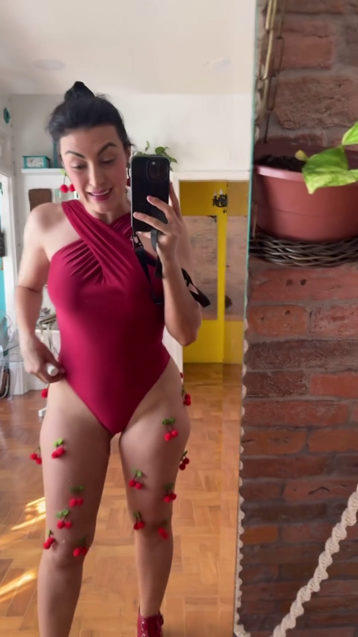 Aline Malafaia Flaunting Her Hot Body in a Spicy Tease 37