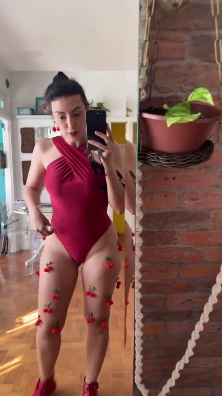 Aline Malafaia Flaunting Her Hot Body in a Spicy Tease 44