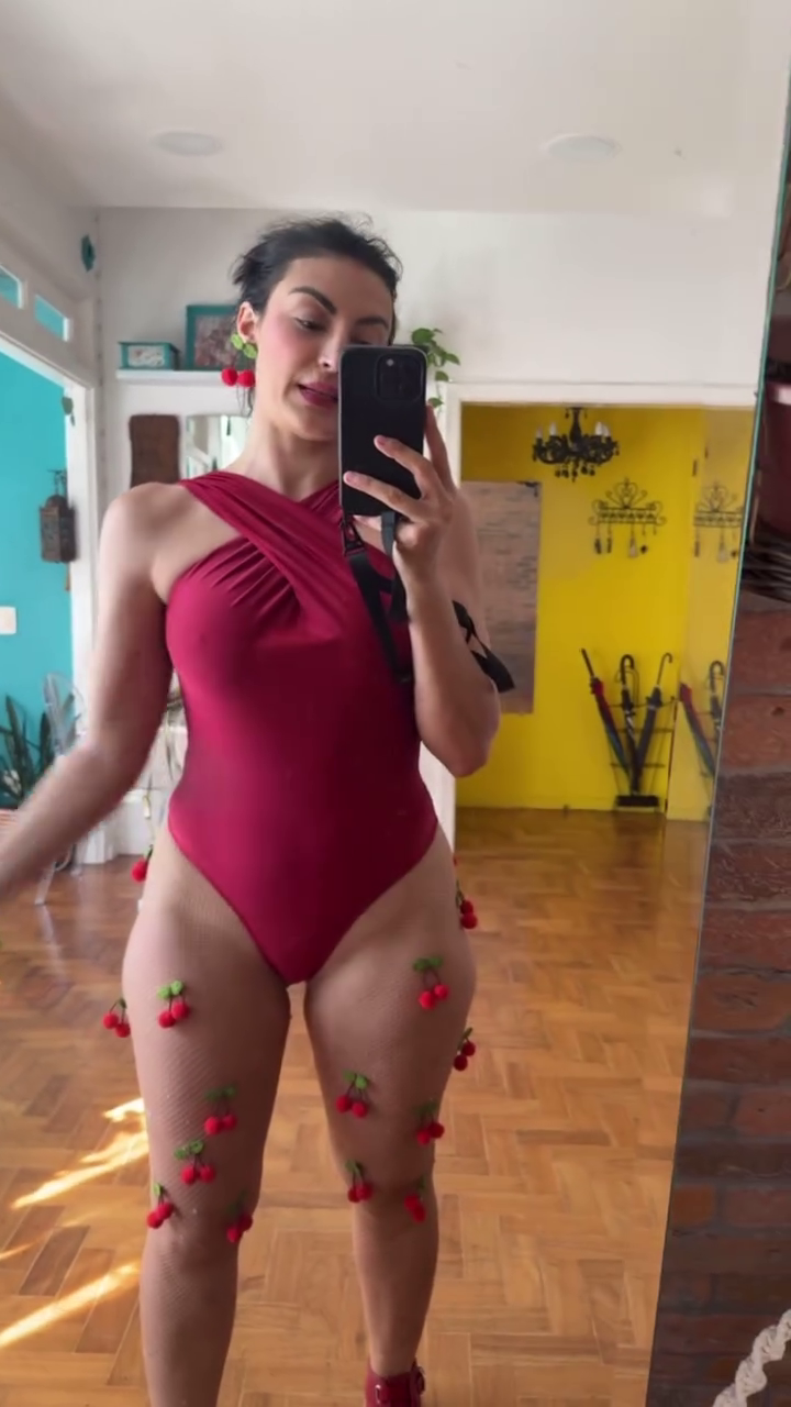 Aline Malafaia Flaunting Her Hot Body in a Spicy Tease 51