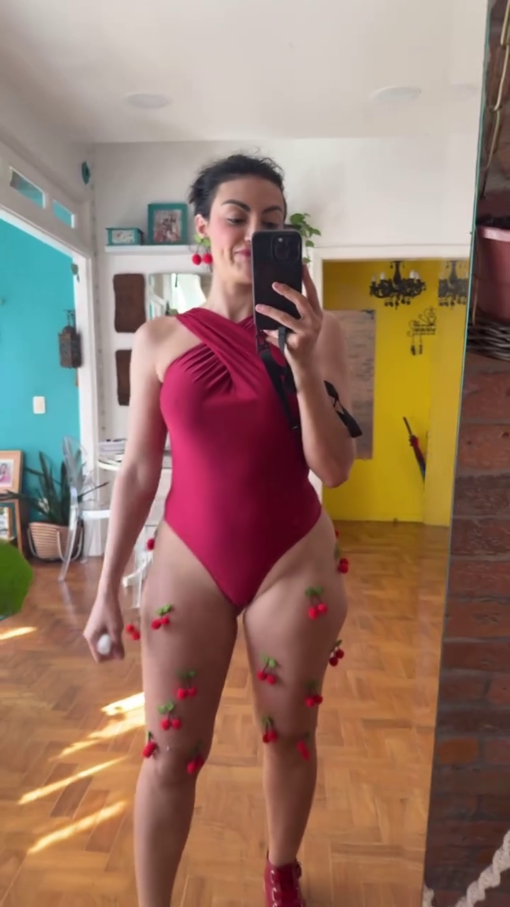 Aline Malafaia Flaunting Her Hot Body in a Spicy Tease 52