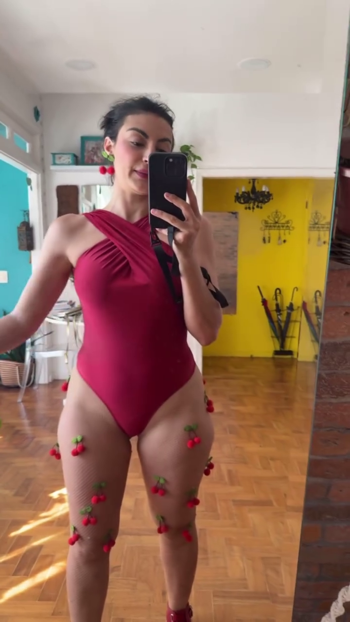 Aline Malafaia Flaunting Her Hot Body in a Spicy Tease 56