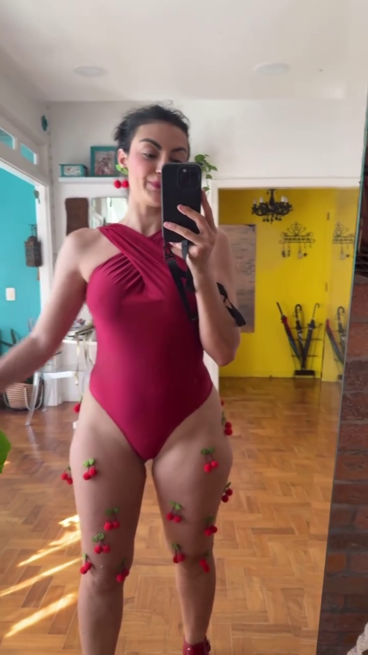 Aline Malafaia Flaunting Her Hot Body in a Spicy Tease 57