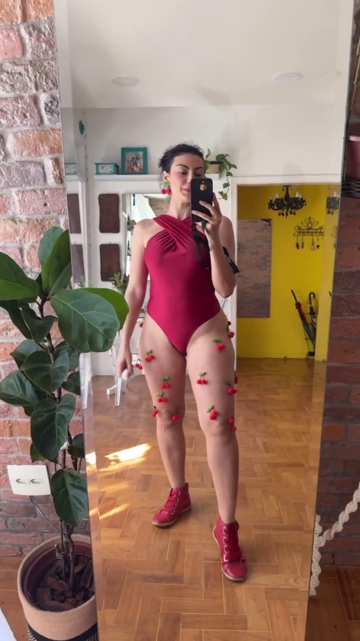 Aline Malafaia Flaunting Her Hot Body in a Spicy Tease 68