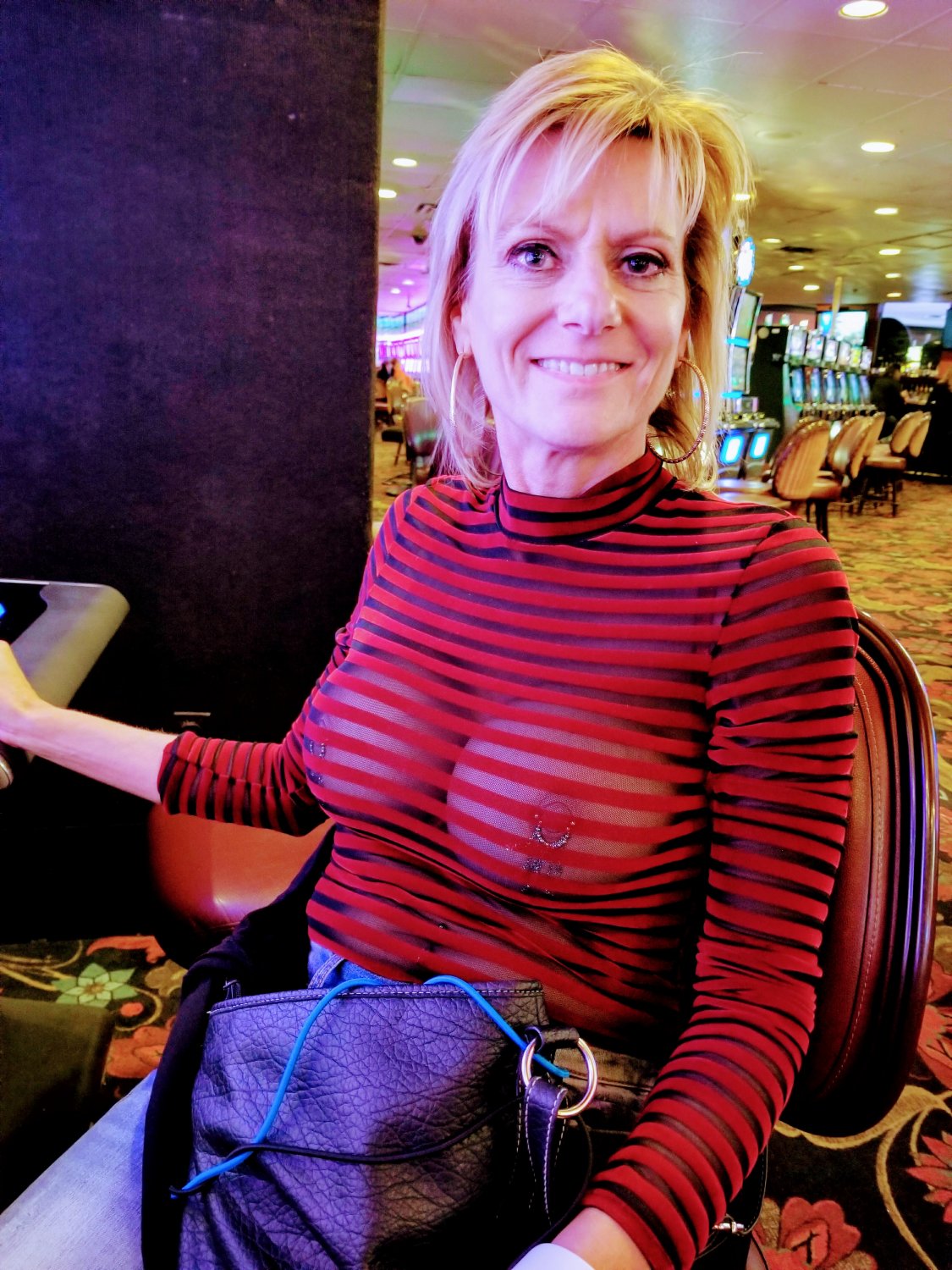 Erin pierced webslut floozy braless na zewnątrz dziwka 14