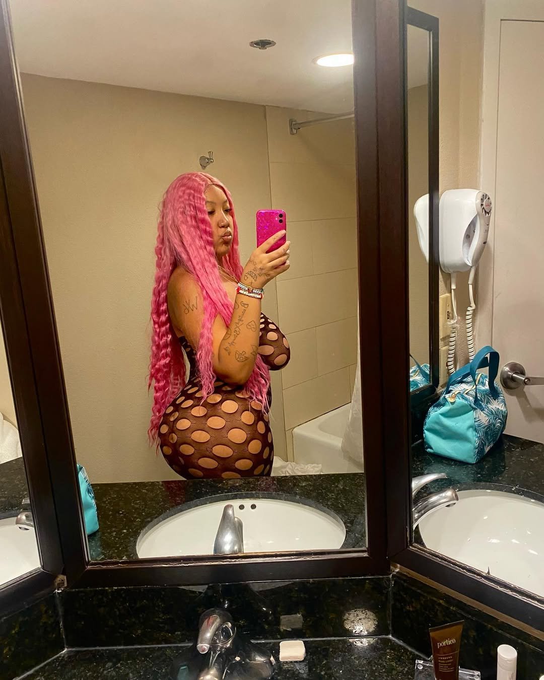 Thots de cheveux roses 7