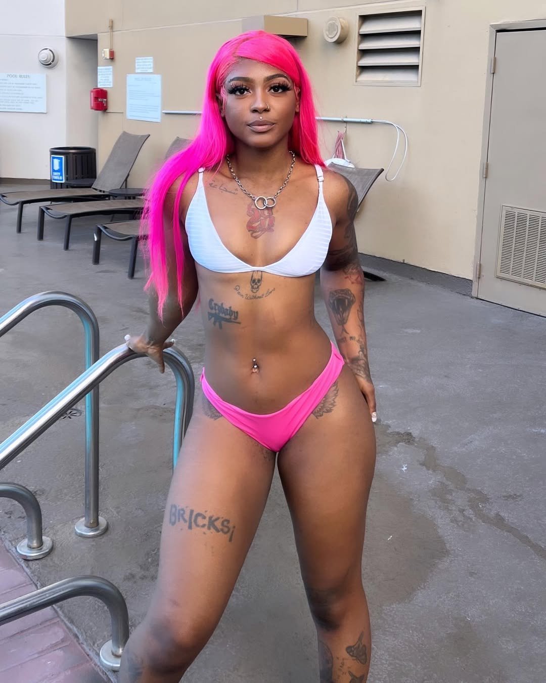 Thots de cheveux roses 21