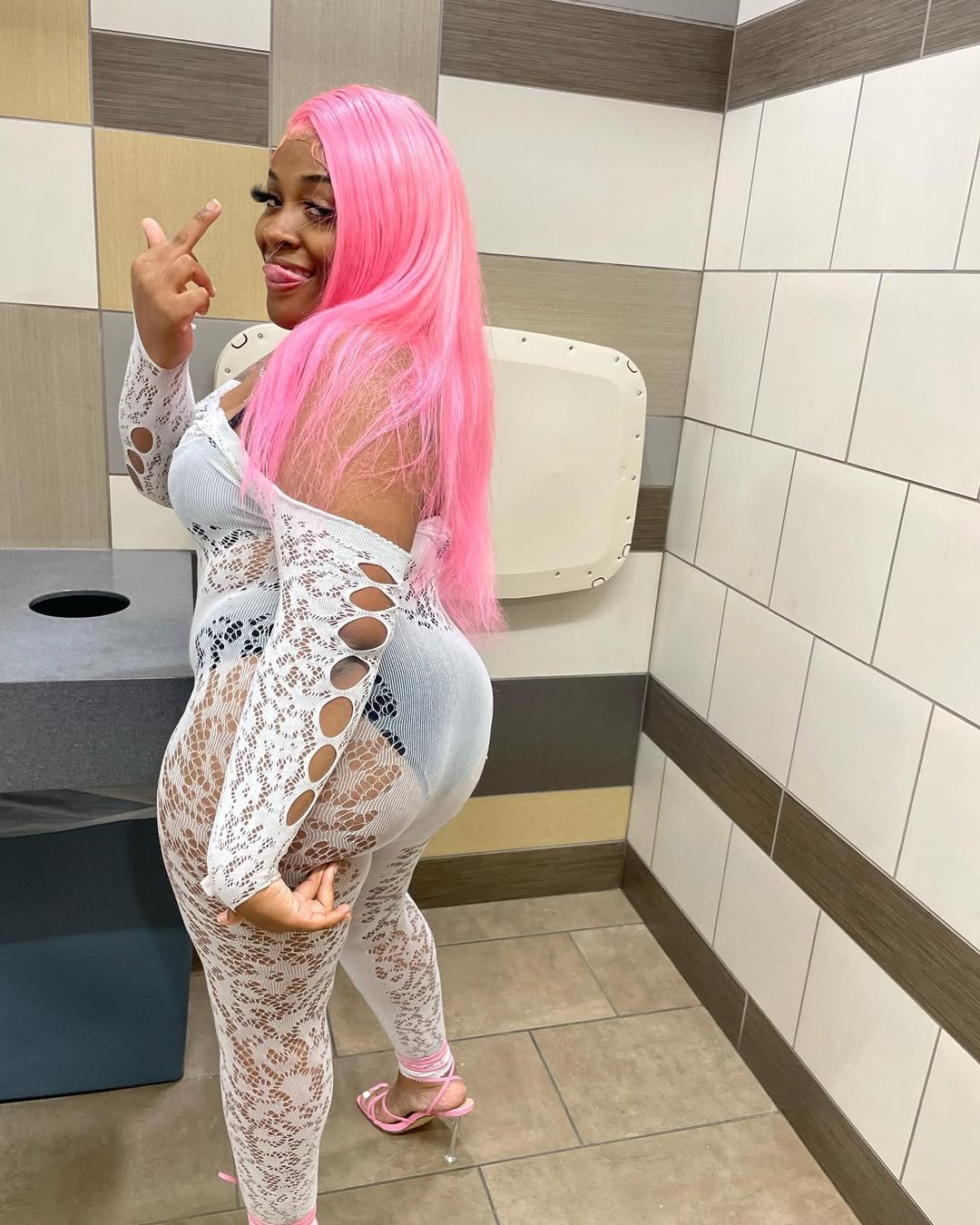 Thots de cheveux roses 23