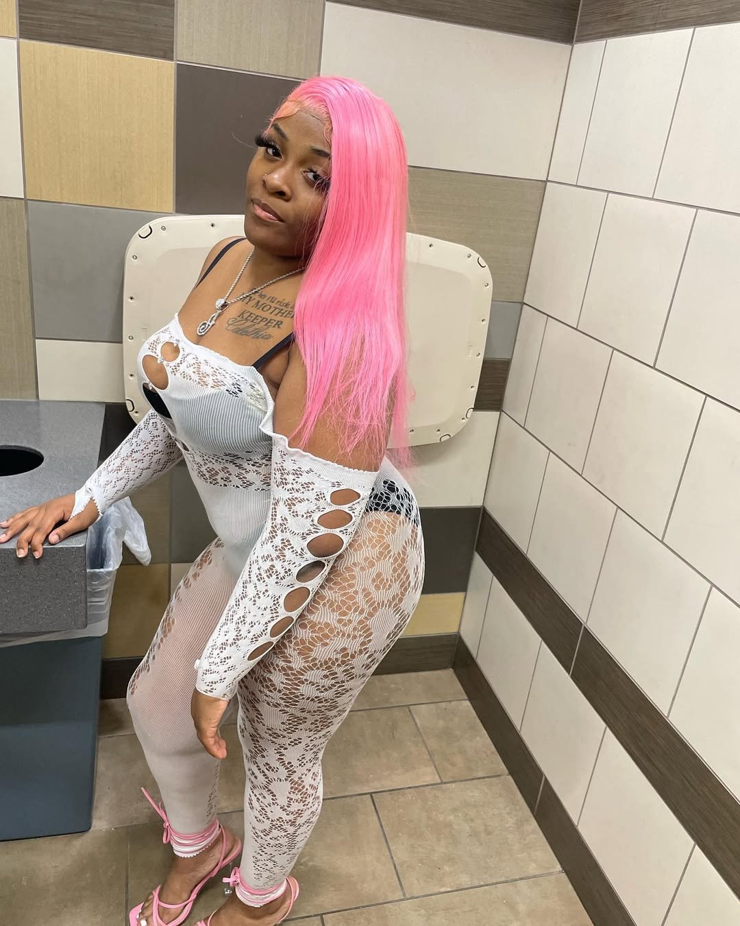 Thots de cheveux roses 24