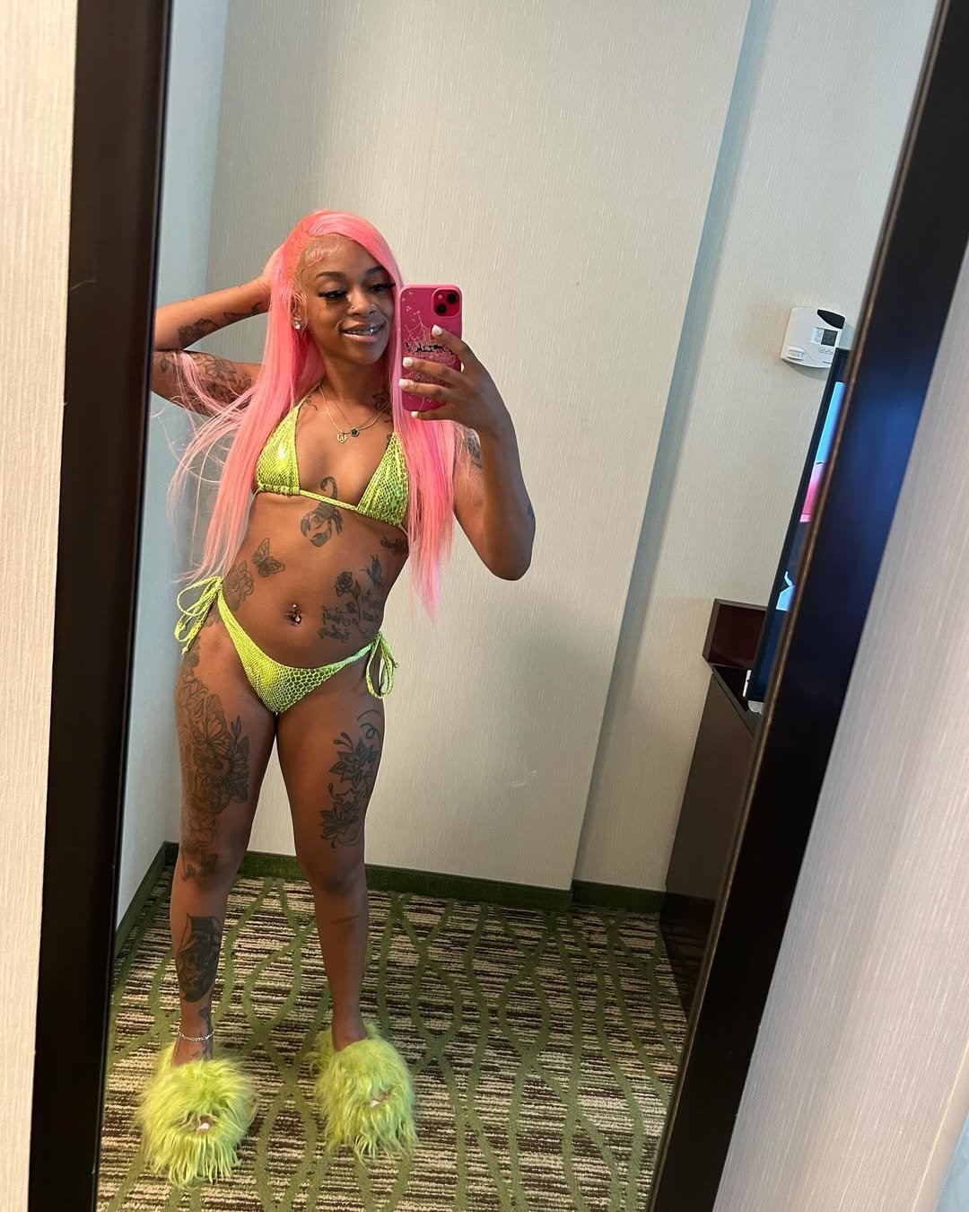 Thots de cheveux roses 32