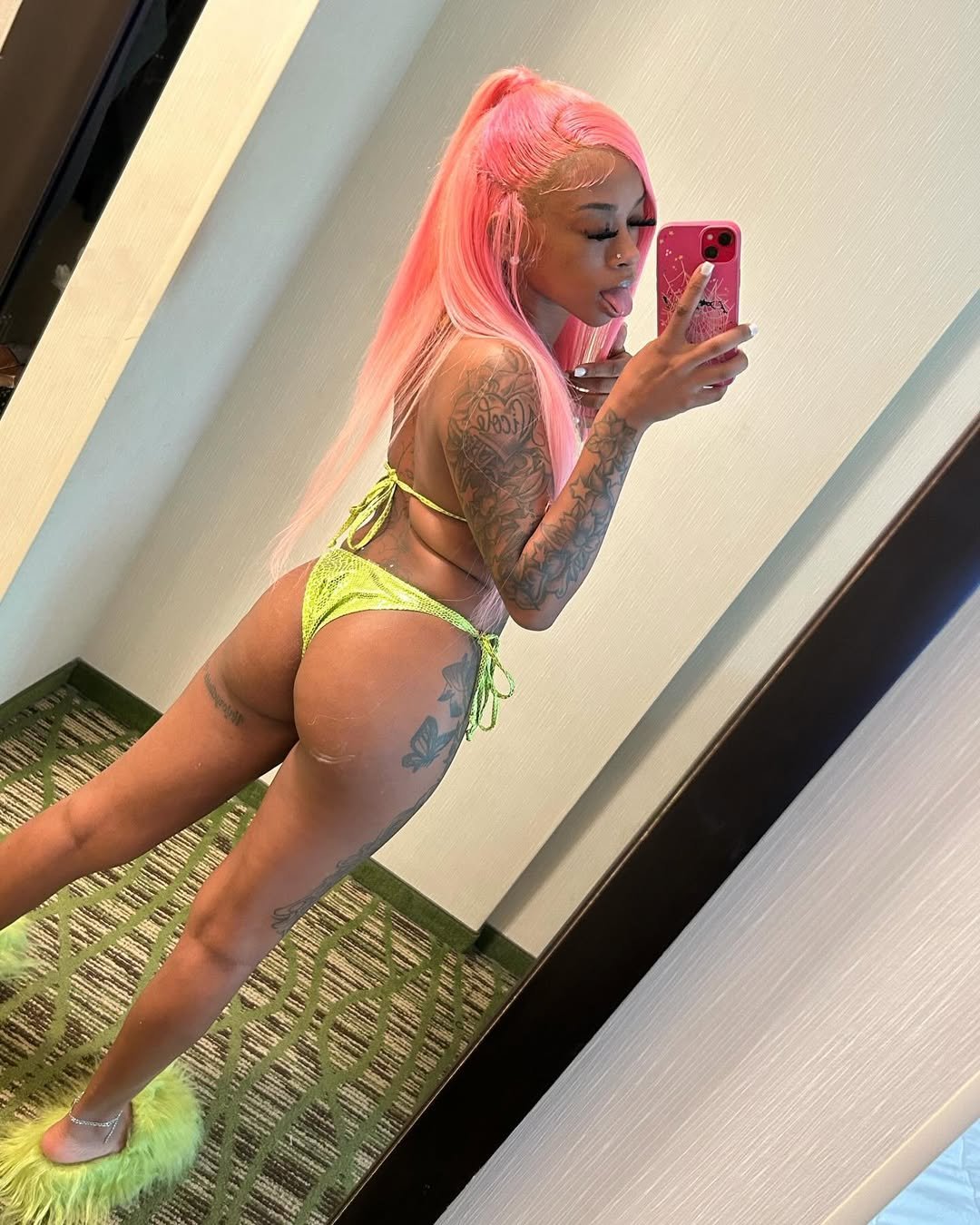 Thots de cheveux roses 36
