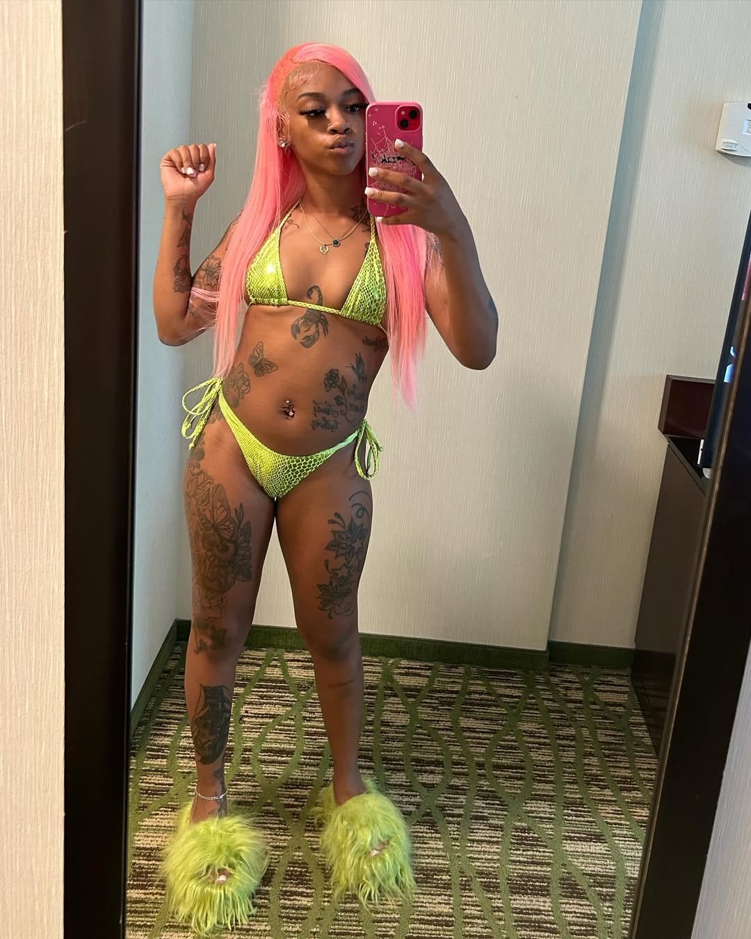 Thots de cheveux roses 37