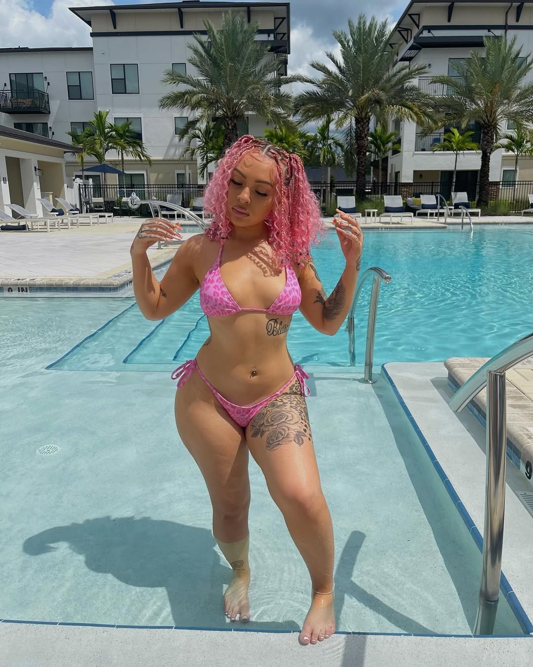 Thots de cheveux roses 53