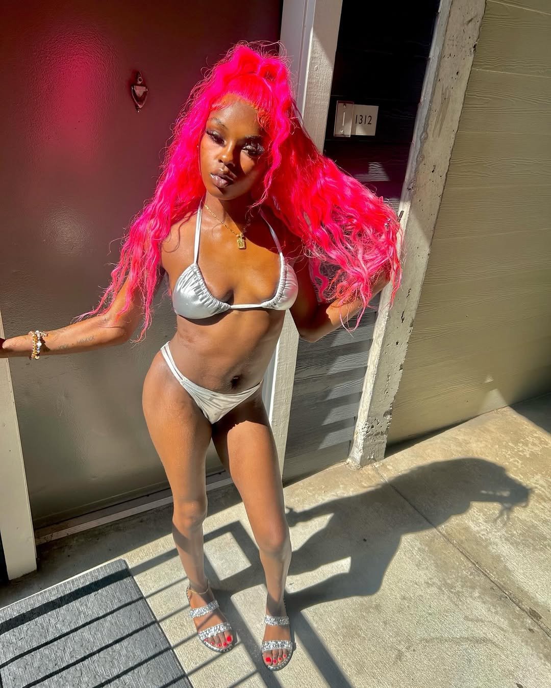 Thots de cheveux roses 57
