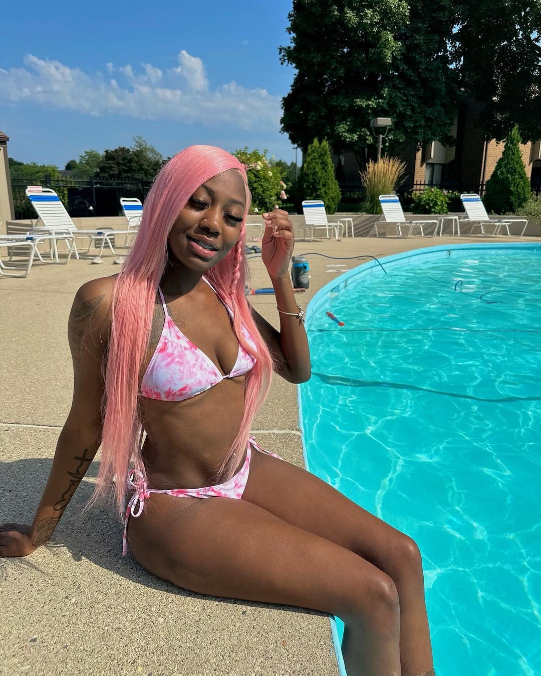 Thots de cheveux roses 61