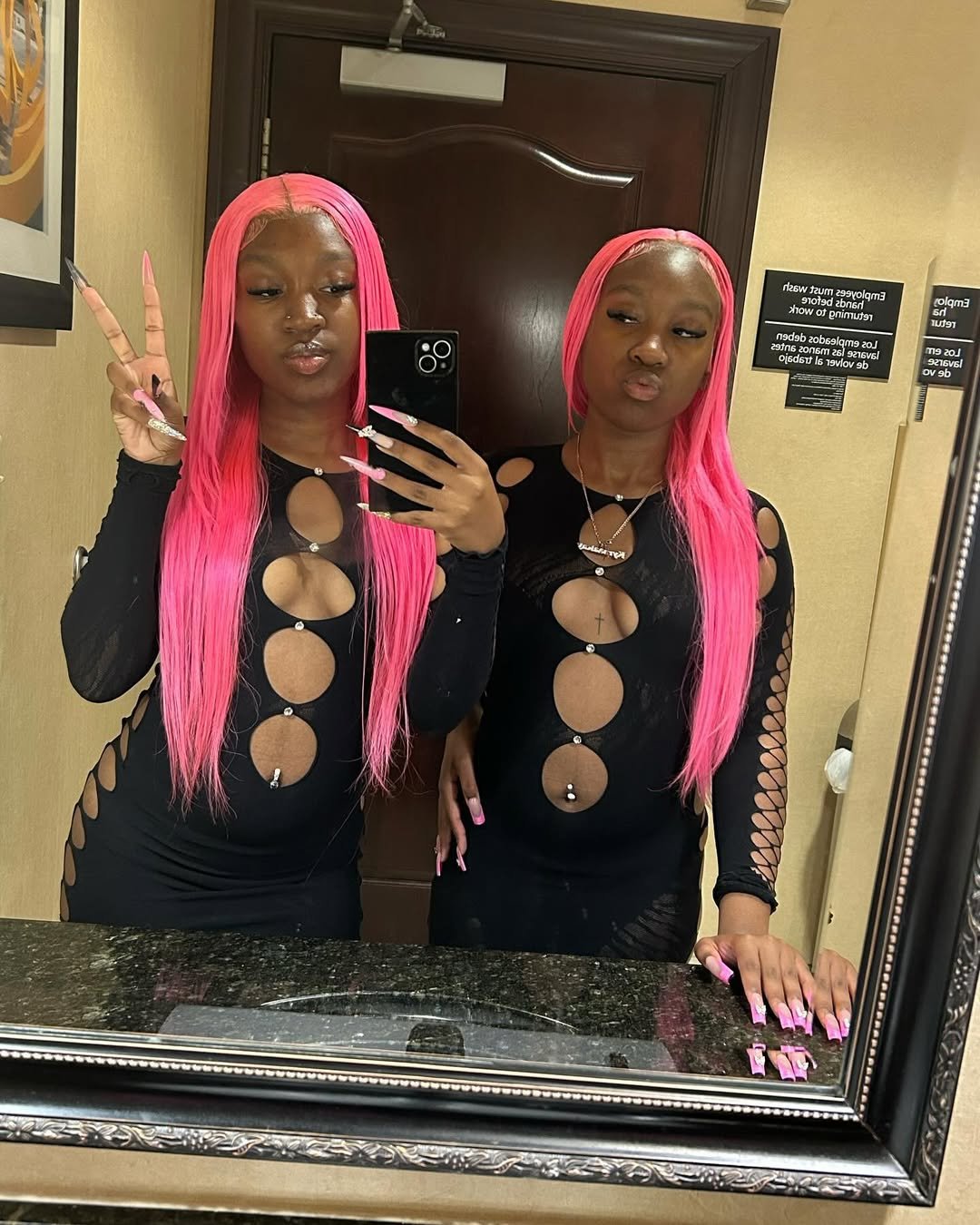 Thots de cheveux roses 64