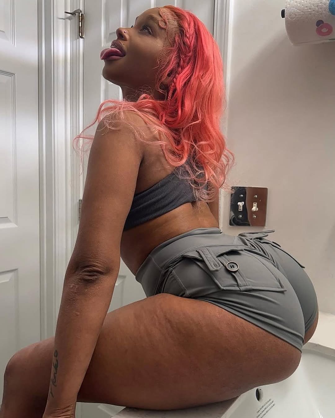 Thots de cheveux roses 82
