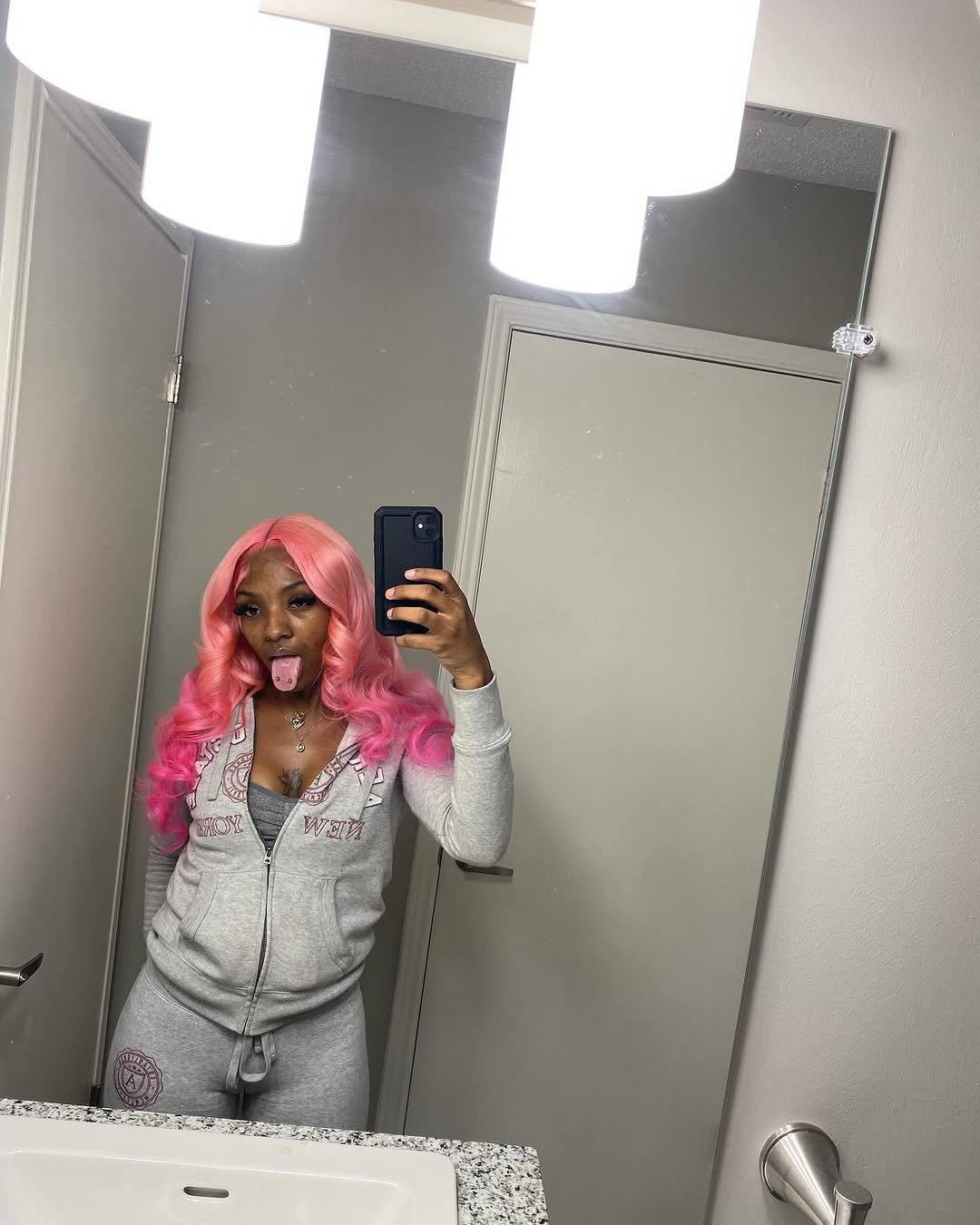 Thots de cheveux roses 83