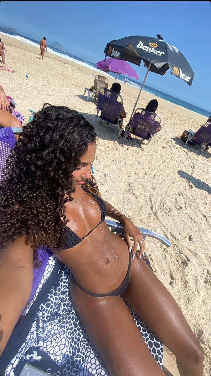 Novinha gostosa, ela tem potencial 1