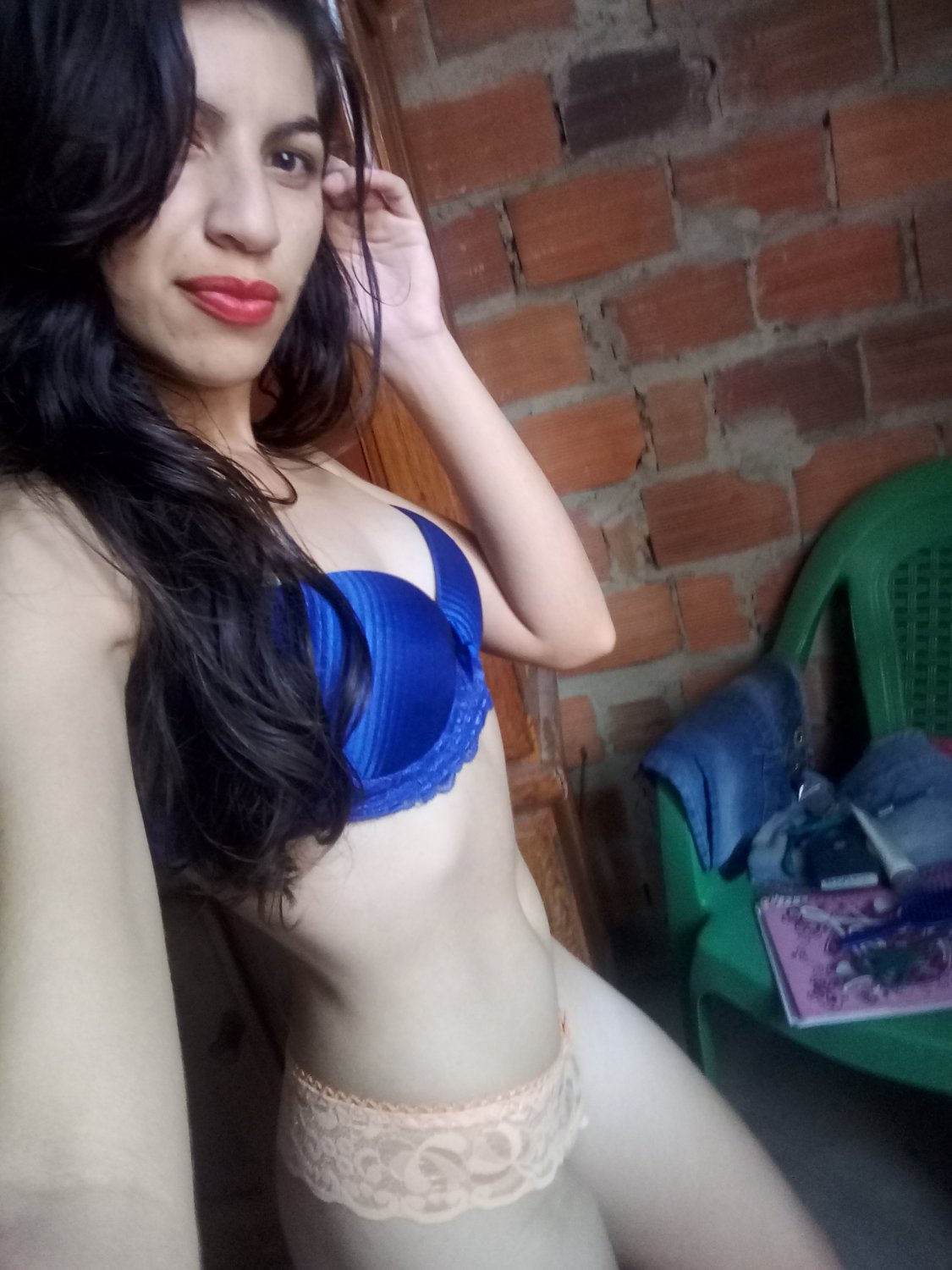 ベイブ・ソー・ホット・アイ・ウッド・リビルド・ザ・ハウス・ジャスト・フォア・ハー 6